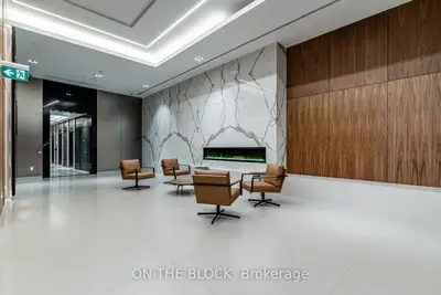 28 Freeland St. Street 4007, Toronto C08, On M5e 0e3