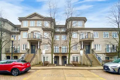 Condo Townhouse in Toronto