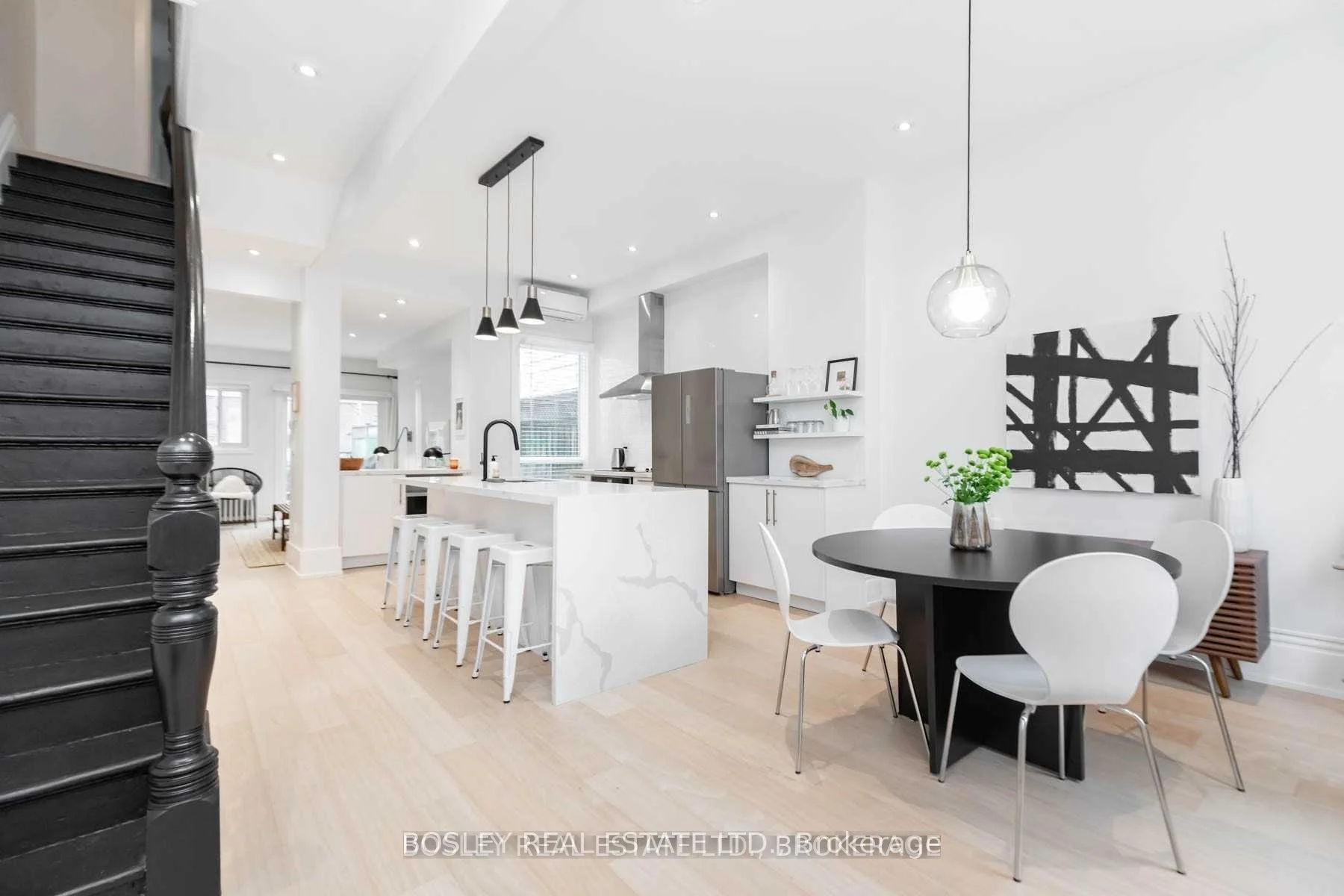 443 Shuter Street, Toronto C08, On M5a 1x4