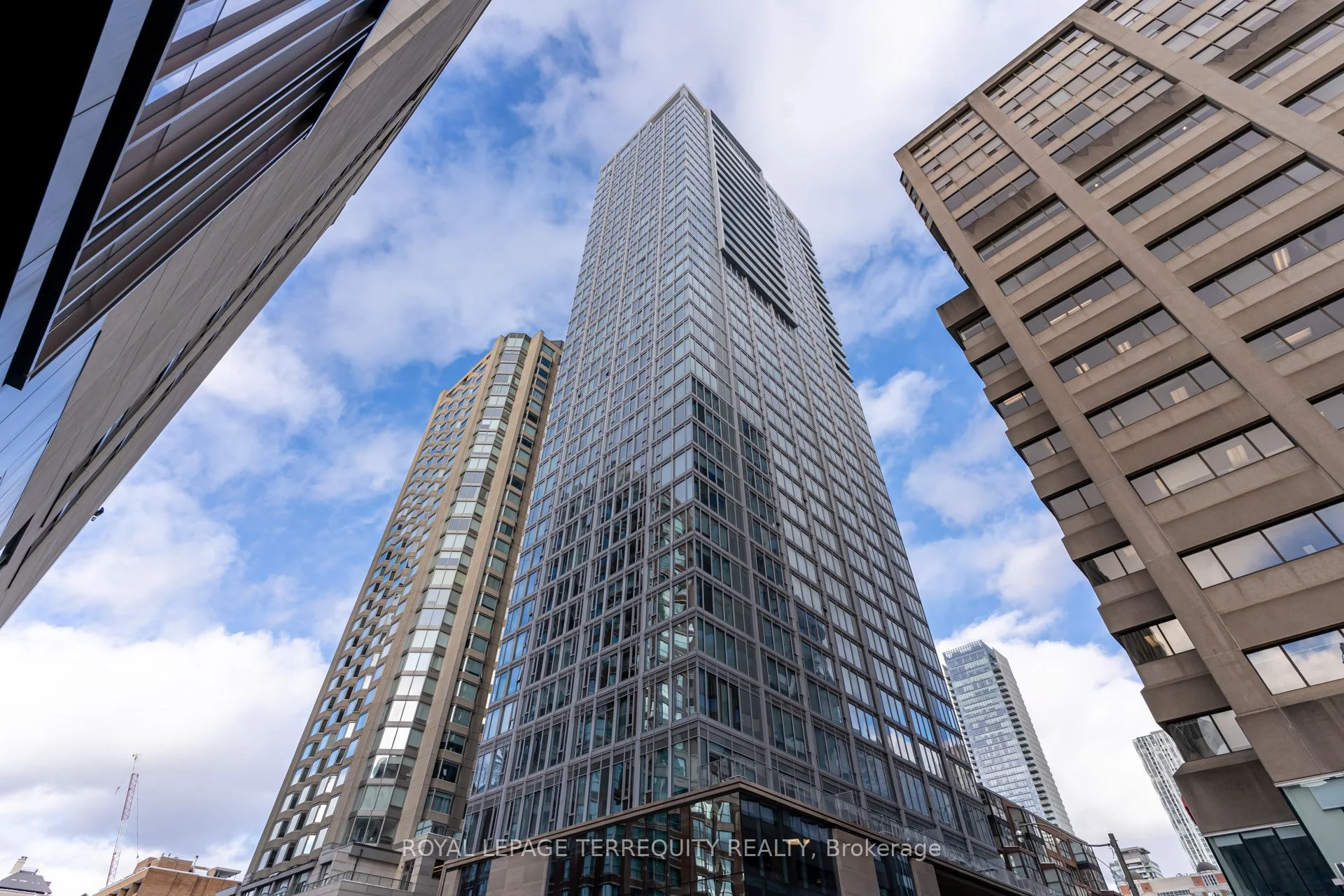 188 Cumberland Street 1809, Toronto C02, On M5r 0b6
