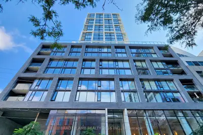 55 Ontario Street 2302, Toronto C08, On M5a 0t8