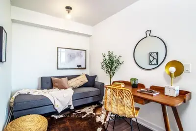 18 Erskine Avenue 3303, Toronto C10, On M4p 0c9