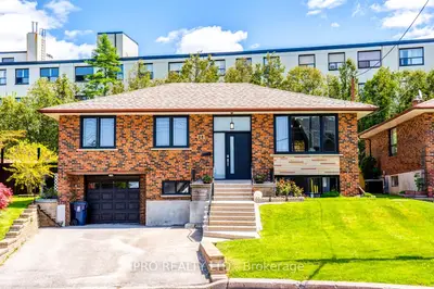 28 Hesketh Court, Toronto C13, On M4a 1m6