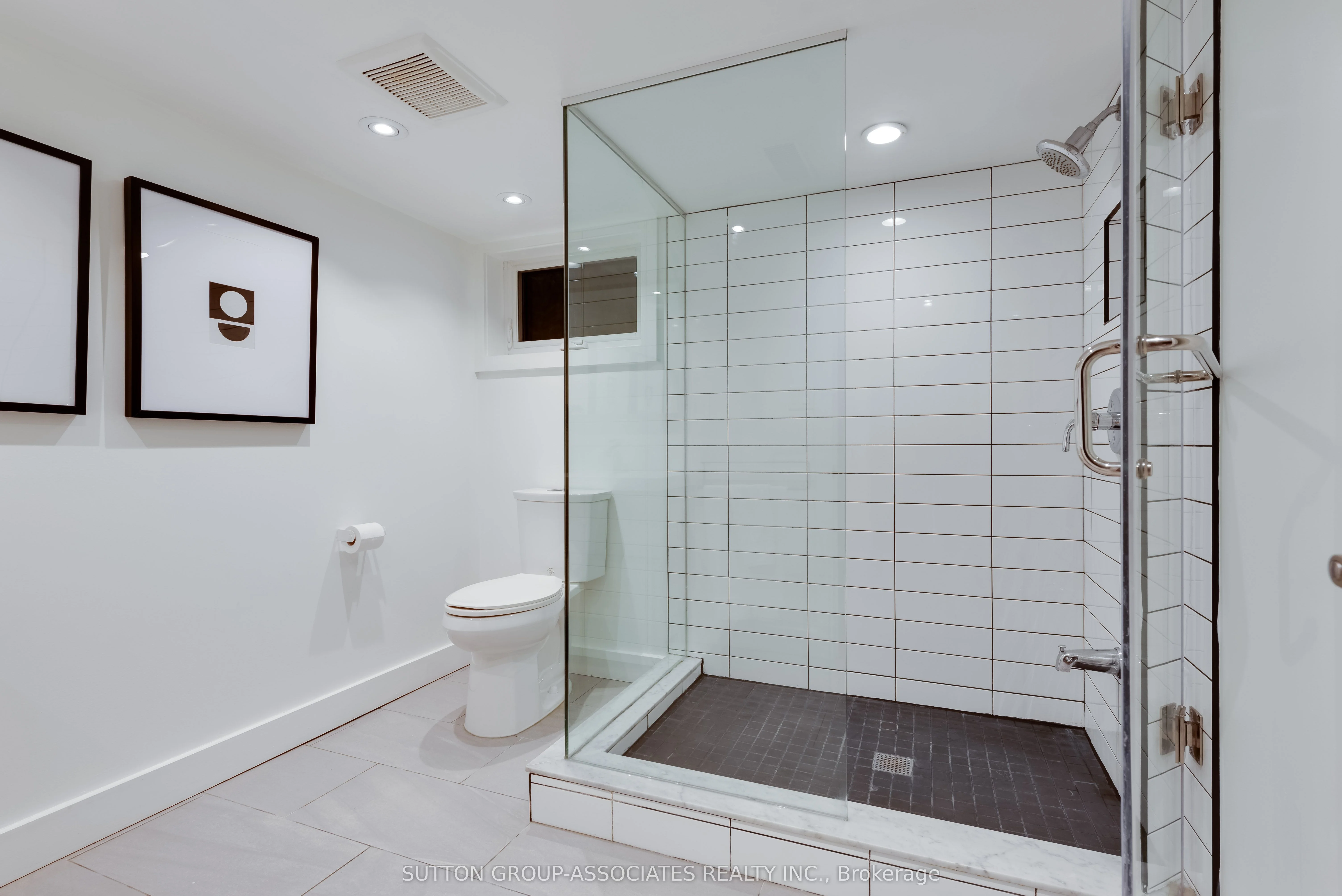 33 Wychwood Avenue, Toronto C02, ON M6G 2X8