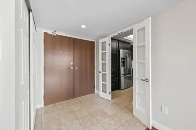 71 Charles Street E 1502, Toronto C08, On M4y 2t3