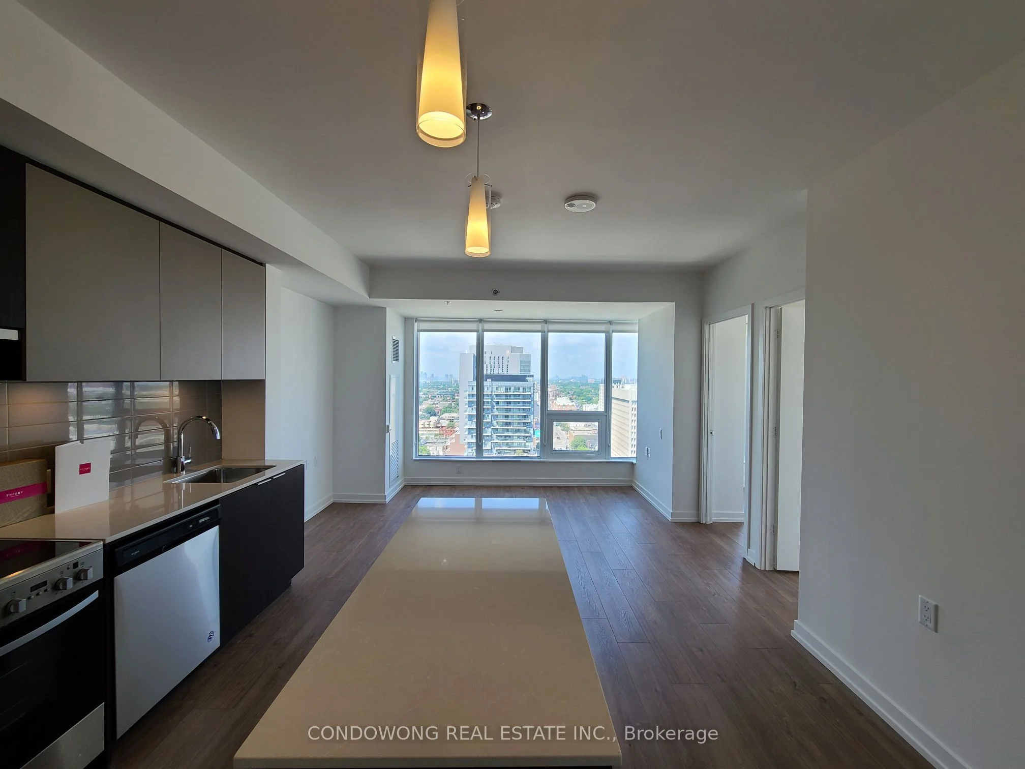 203 College Street 1904, Toronto C01, On M5t 0c8