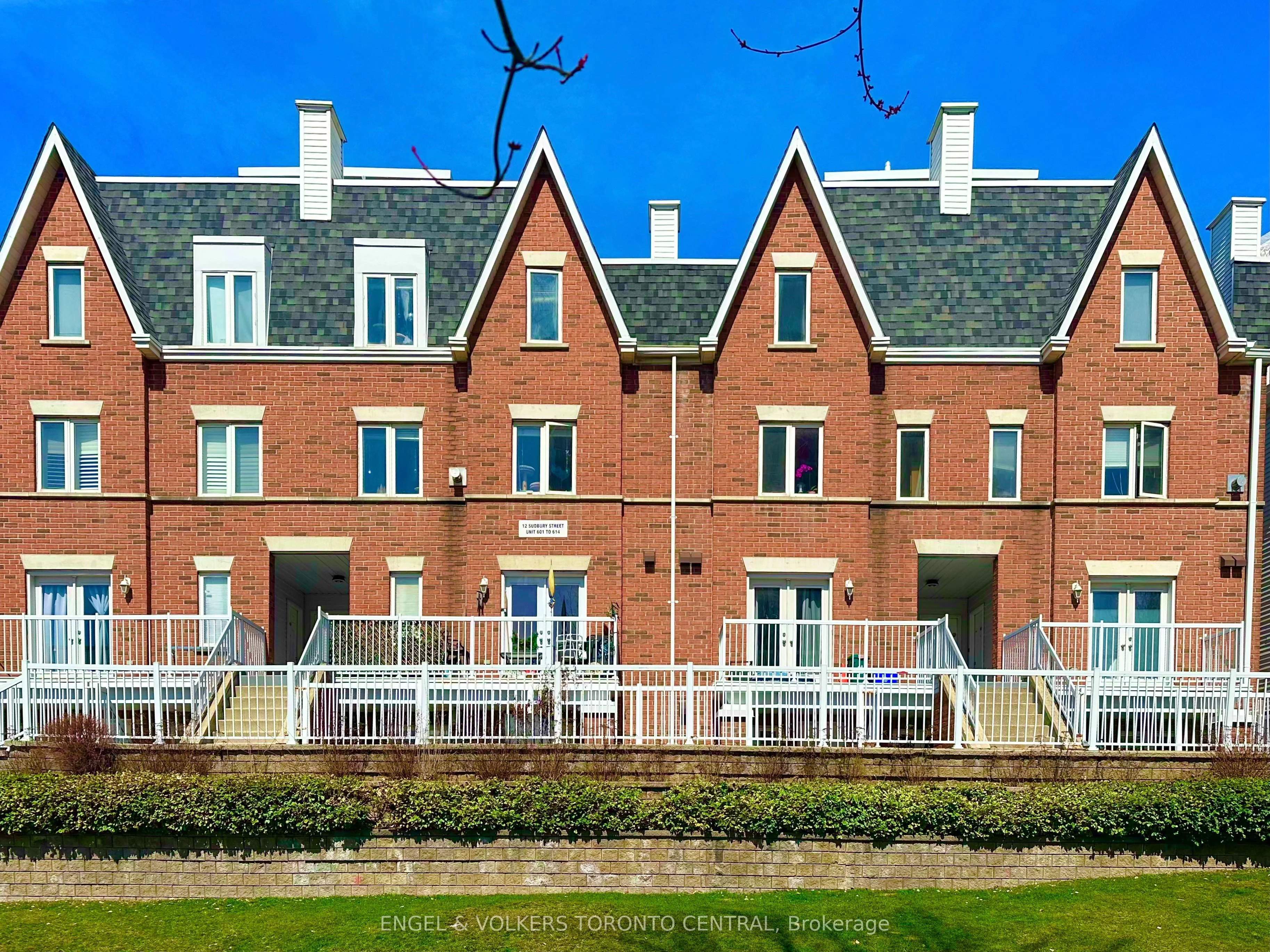 12 Sudbury Street S 603, Toronto C01, On M6j 3w7