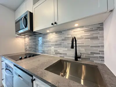 135 Lower Sherbourne Street 2229 W, Toronto C08, On M5a 1y4