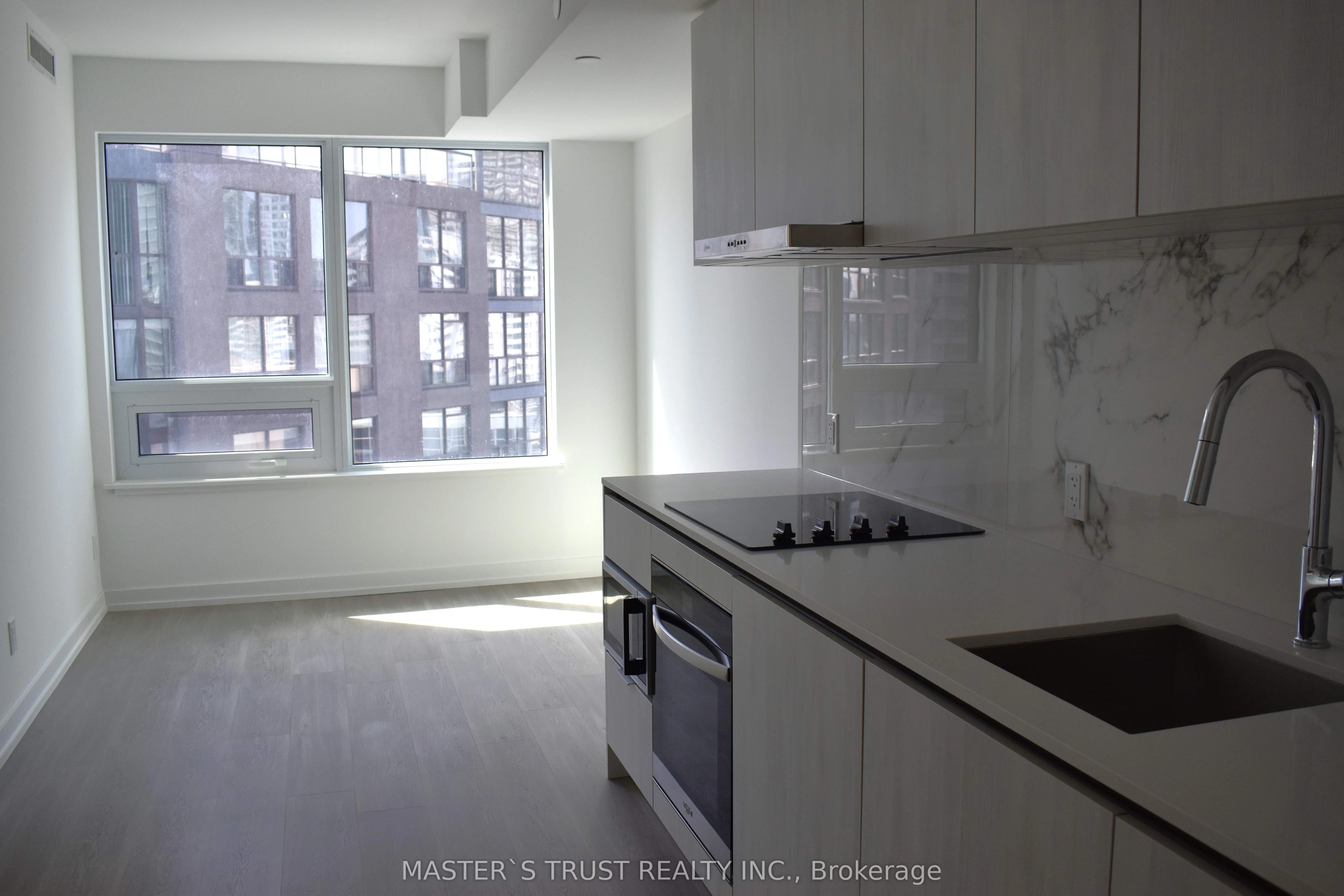 8 Wellesley Street W 2201, Toronto C01, ON M4Y 0J5