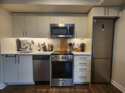 38 Monte Kwinter Court 1010, Toronto C06, On M3h 0e2