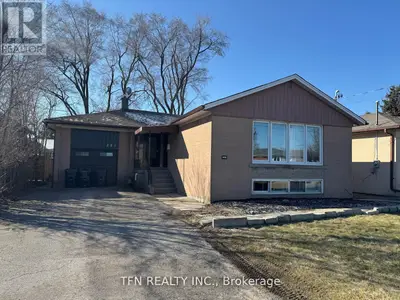 Fourplex in Toronto
