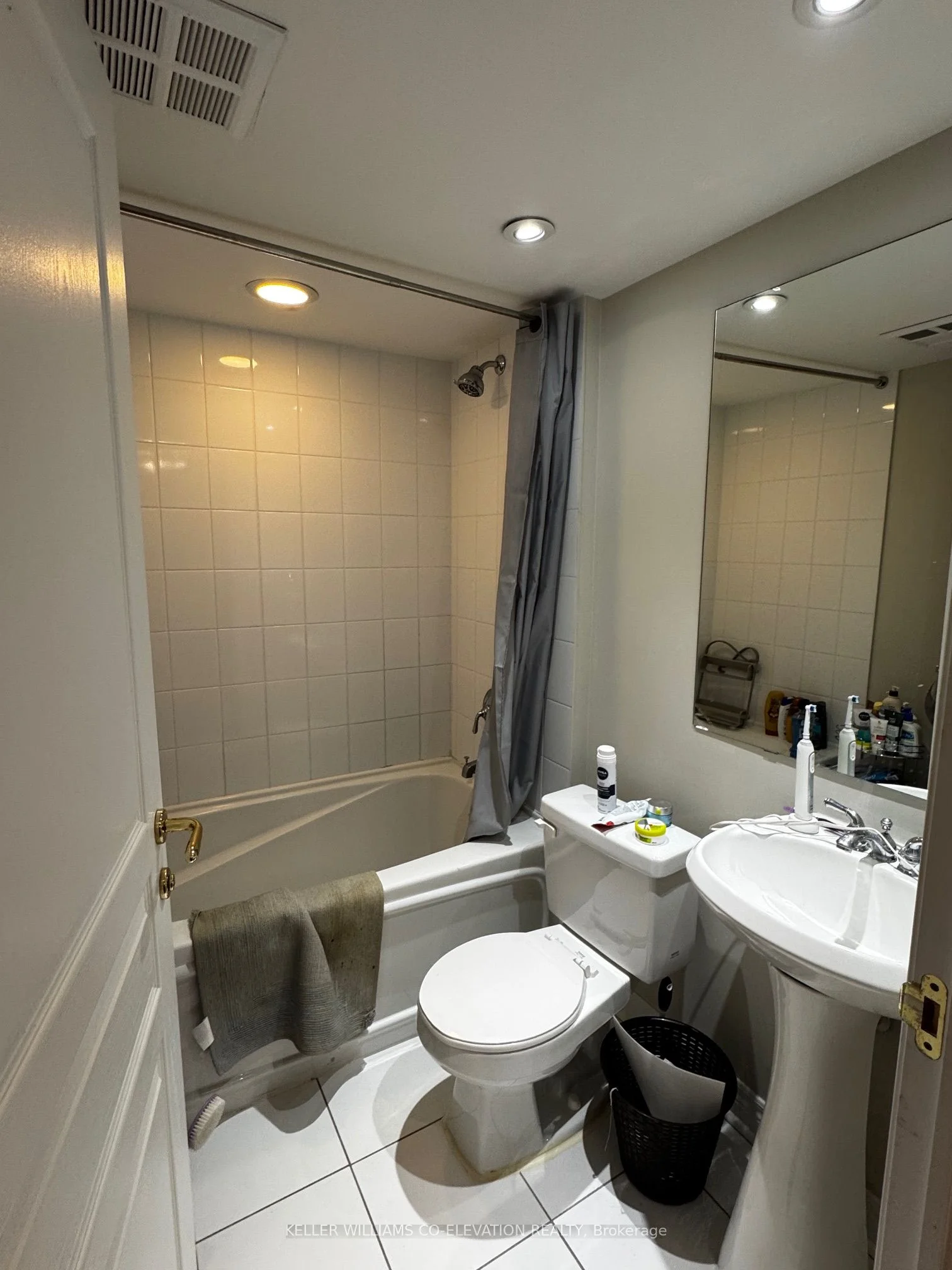 100 Hayden Street 502, Toronto C08, ON M4Y 3C7