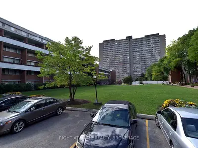 Condo Townhouse in Toronto