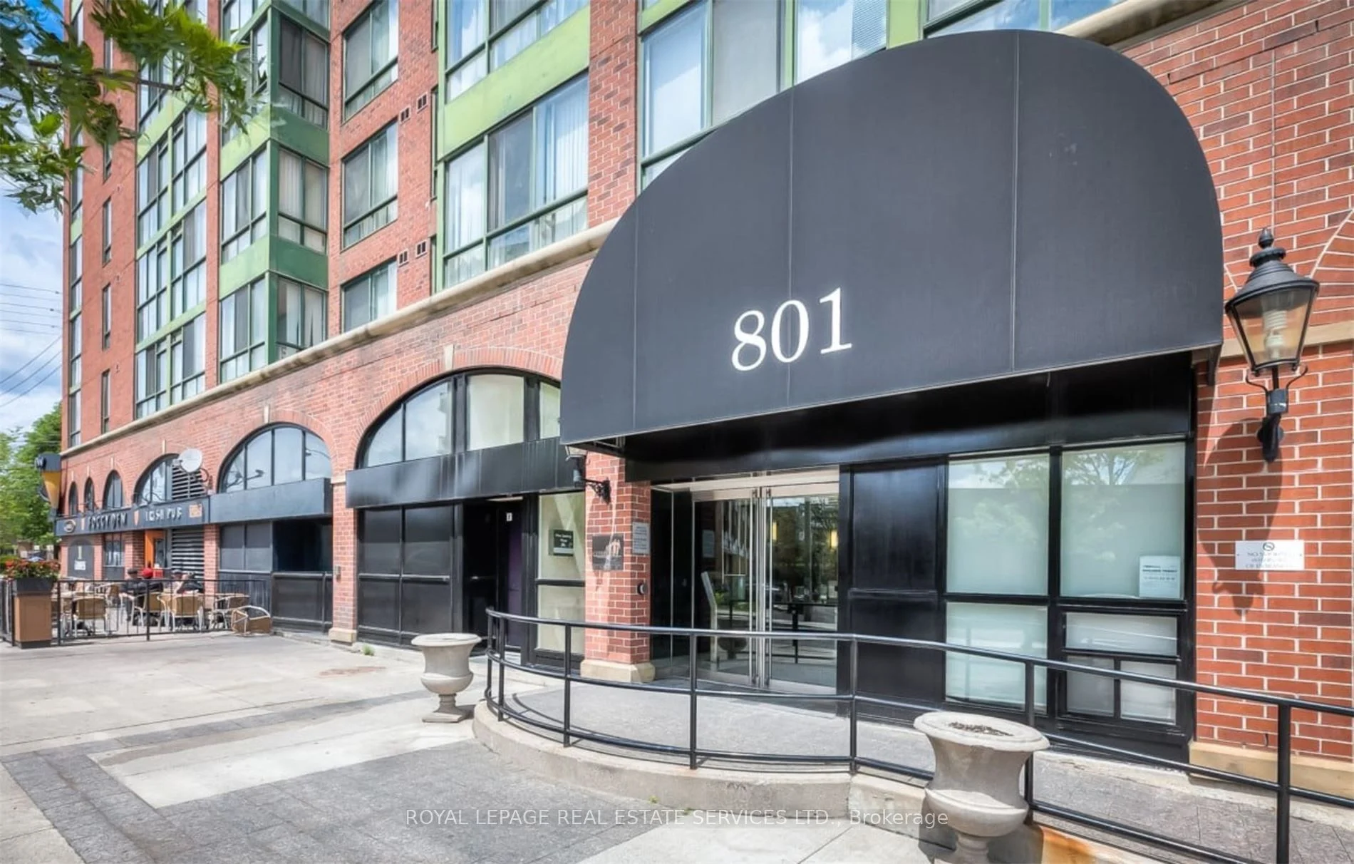 801 King Street W 428, Toronto C01, On M5v 3c9