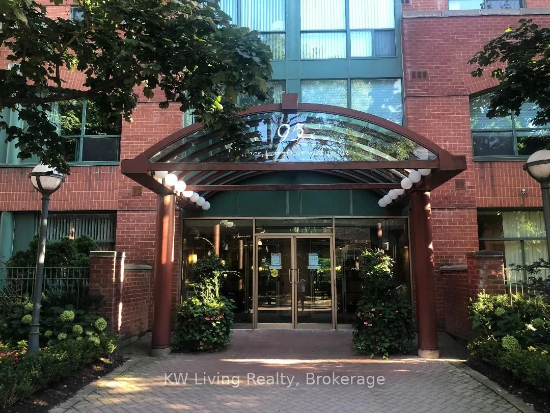 95 Prince Arthur Avenue 220, Toronto C02, ON M5R 3P6