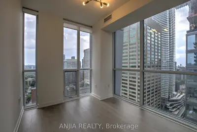 1 Yorkville Avenue 2711, Toronto C02, On M4w 0b1