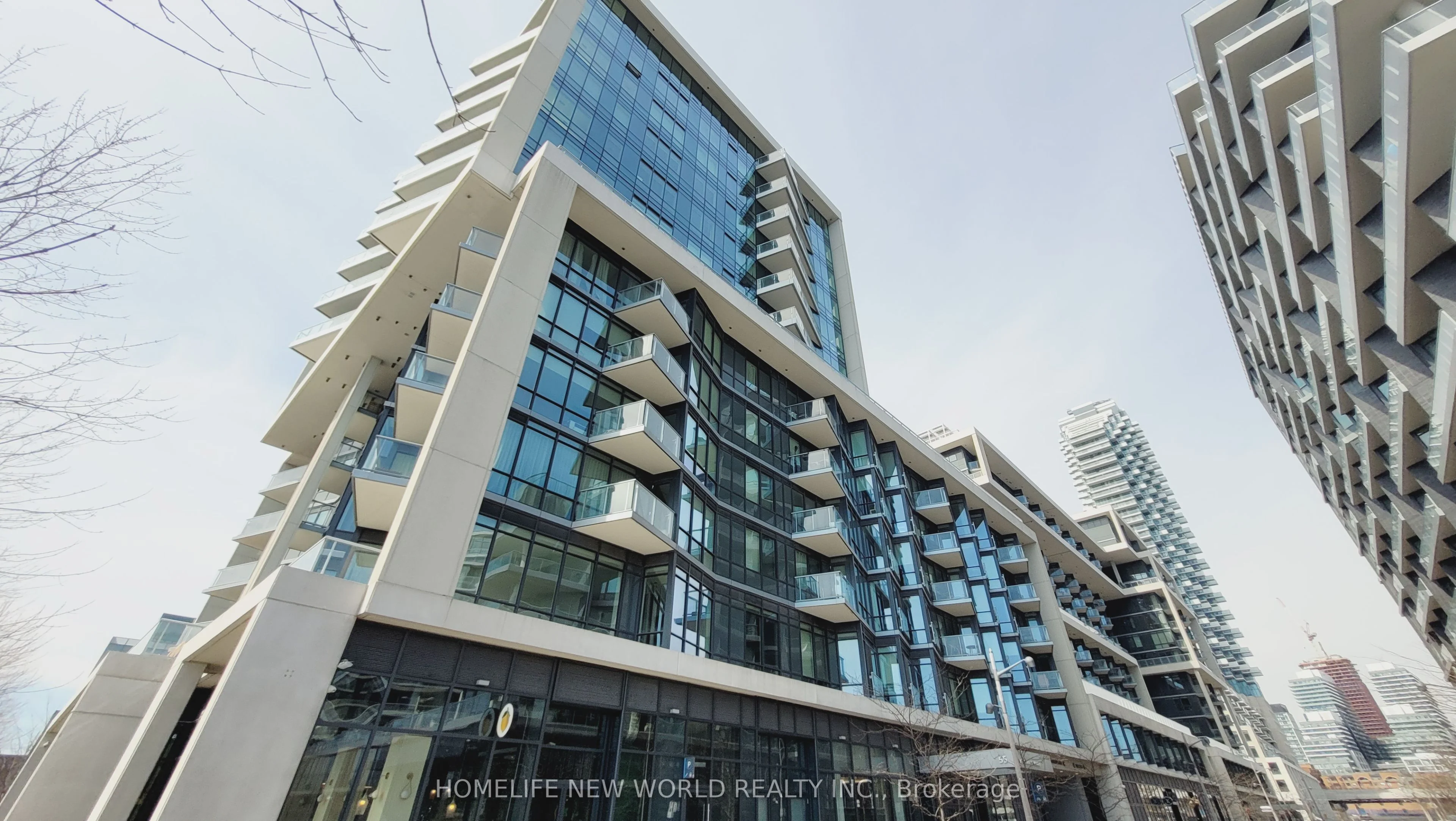 55 Merchants' Wharf 323, Toronto C08, ON M5A 0P2