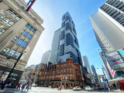 7 Grenville Street 3206, Toronto C01, On M4y 0e9