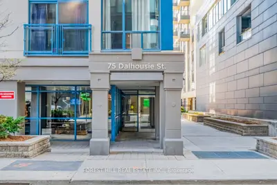 75 Dalhousie Street 707, Toronto C08, On M5b 2r9