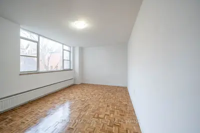 25 Bedford Road 205, Toronto C02, On M5r 2k1