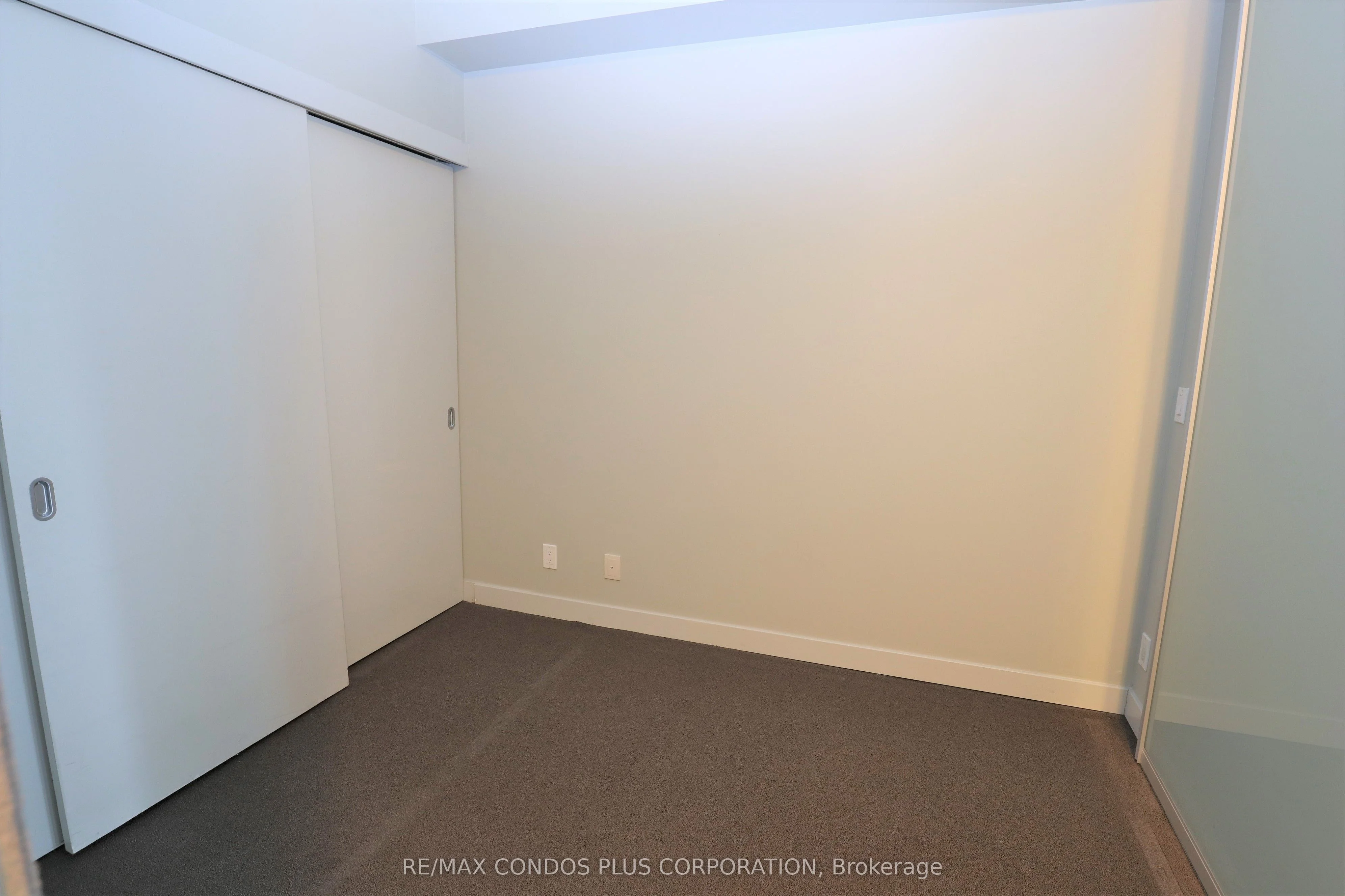 21 Nelson Street 804, Toronto C01, ON M5V 1T8
