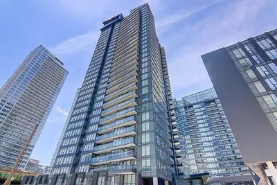 70 Queens Wharf Road 1111, Toronto C01, On M5v 0j2