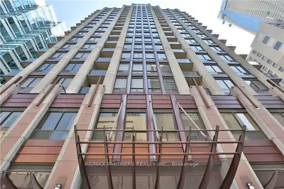 85 Bloor Street E 1514, Toronto C08, On M4w 3r7