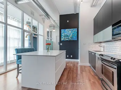 Condo Apartment in Toronto