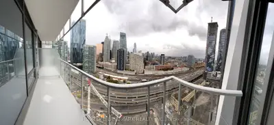 28 Freeland Street 2807, Toronto C08, On M5e 0e3
