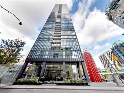 110 Charles Street E 1601, Toronto C08, On M4y 1t5