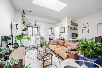 Upper Level in Toronto