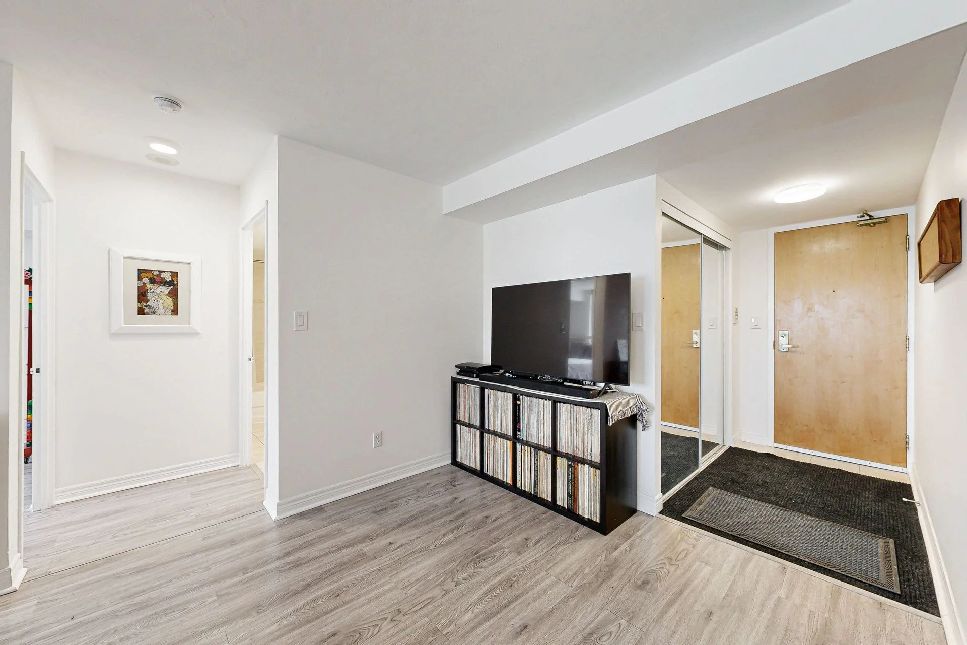 43 Eglinton Avenue E 1811, Toronto C10, On M4p 1a1