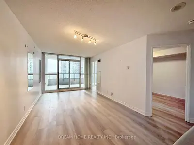 23 Hollywood Avenue 1611, Toronto C14, On M2n 7l8