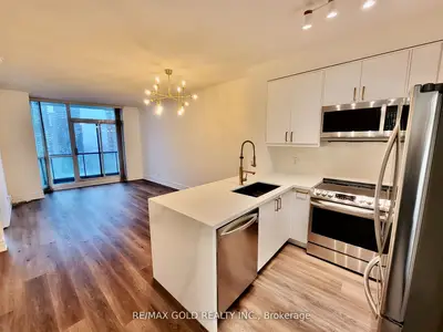 16 Yonge Street 3307, Toronto C01, On M5e 2a1