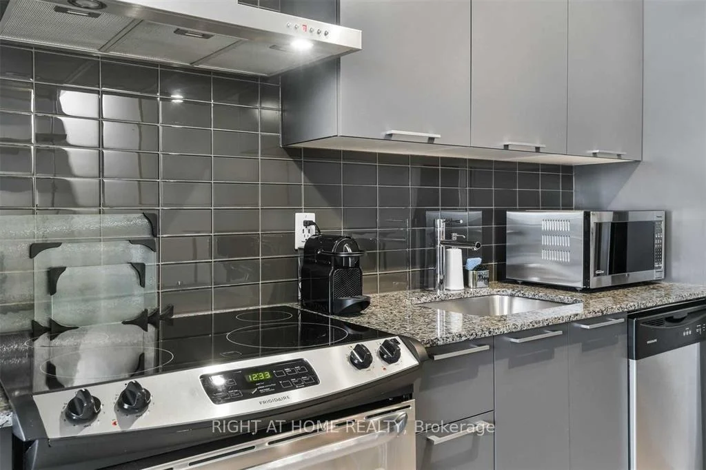 650 King Street W 602, Toronto C01, ON M5V 0H6