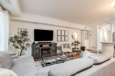 208 Niagara Street 93, Toronto C01, On M6j 3w5