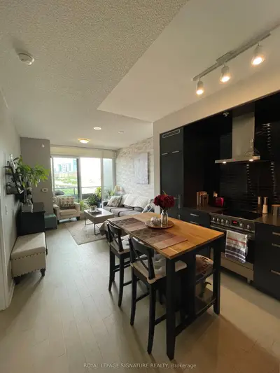 120 Bayview Avenue N424, Toronto C08, On M5a 0g4