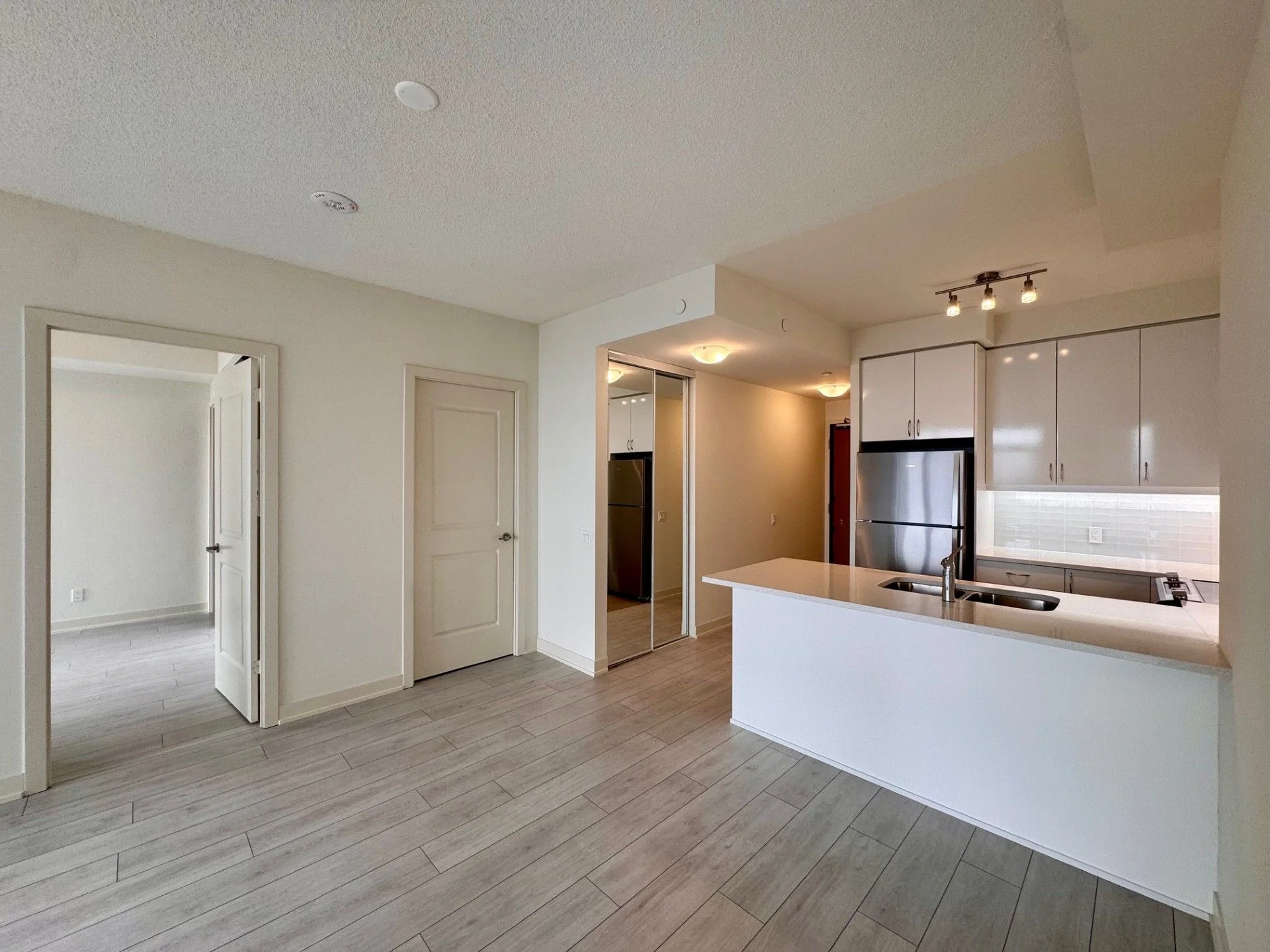 4955 Yonge Street E 2920, Toronto C14, On M2n 0l8