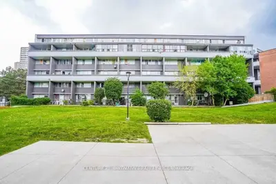 Condo Townhouse in Toronto