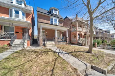 Triplex in Toronto