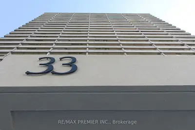 33 Isabella Street 1713, Toronto C08, On M4y 2p7