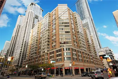 717 Bay Street 1304, Toronto C01, On M5g 2j8