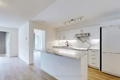 111 Elizabeth Street 706, Toronto C01, On M5g 1p7