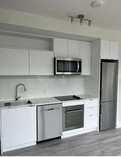 60 Princess Street 210se, Toronto C08, On M5a 1e7