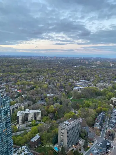 1 Yorkville Avenue 5609, Toronto C02, On M4w 1l1