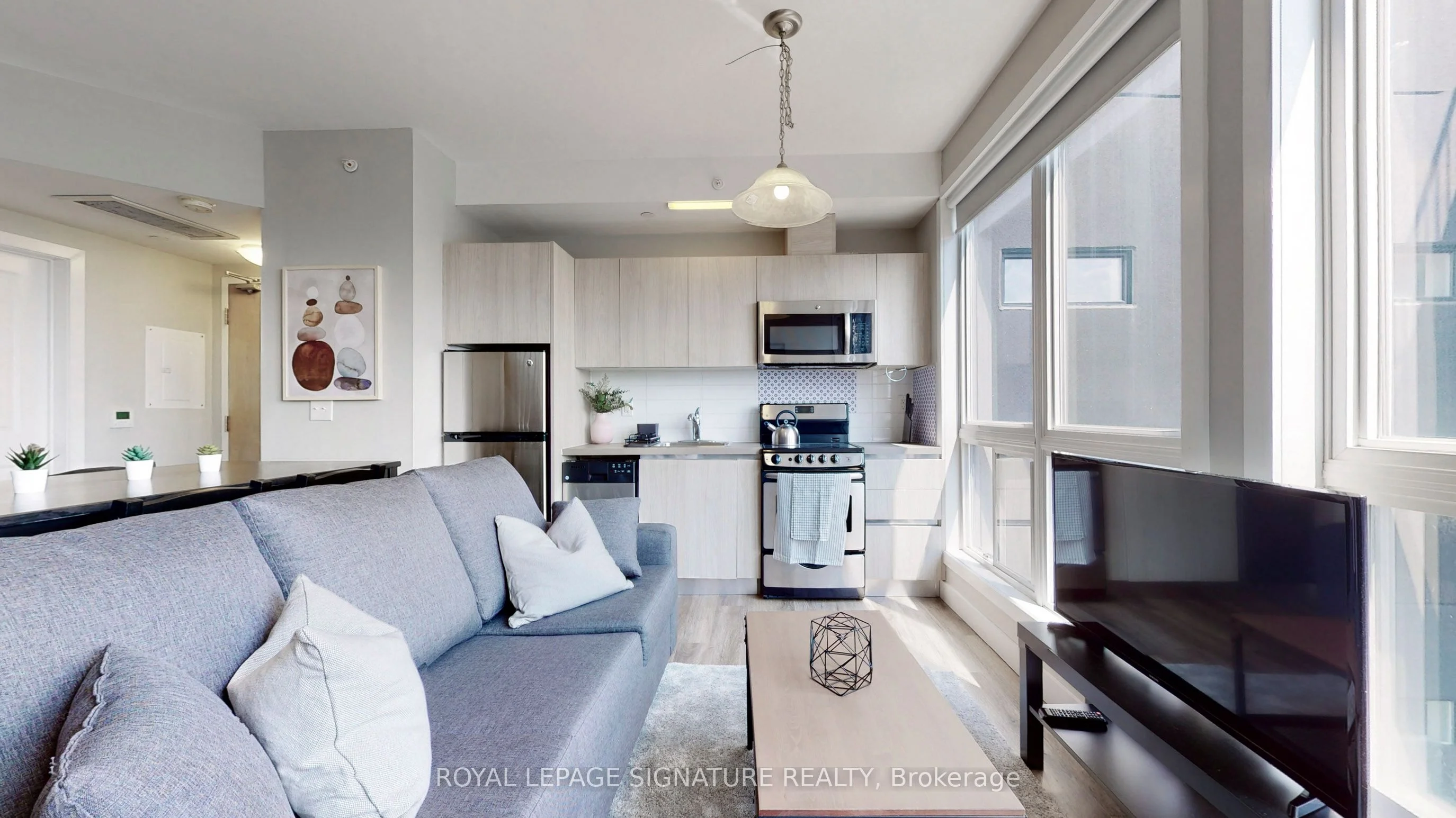335 College Street 403, Toronto C01, ON M5T 1S2