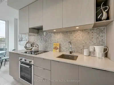 120 Parliament Street 313, Toronto C08, On M5a 0n6