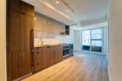 252 Church Street 1209, Toronto C08, On M5b 1z2