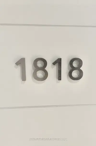 230 Simcoe Street 1818, Toronto C01, On M5t 1t4