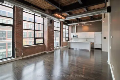 43 Hanna Avenue 320, Toronto C01, On M6k 1x1